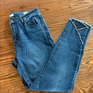 Kensie women’s denim blue stretch Ankle Jeans high low ankle hem high rise 8/29